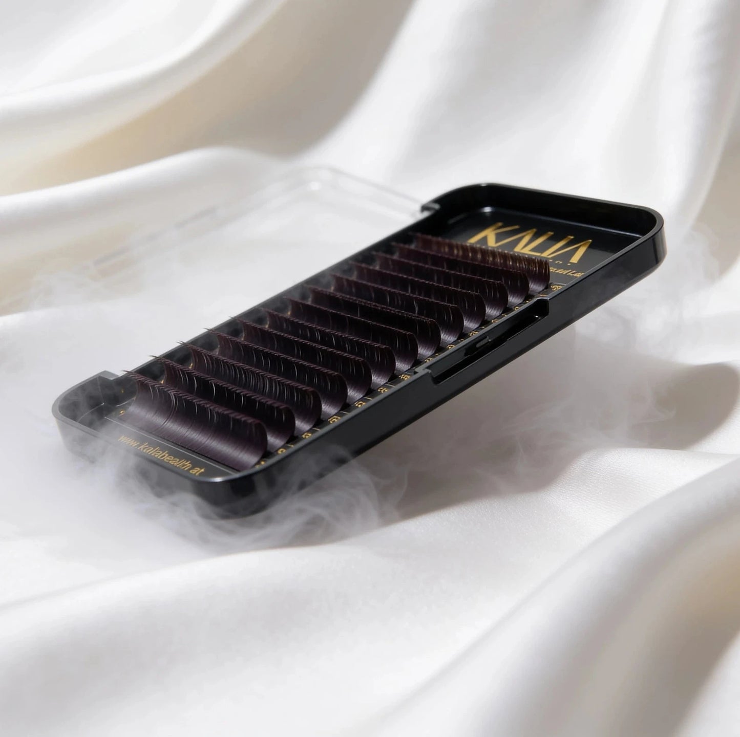 Flat Lashes - Take your Lash Game to the next Level - BROWN